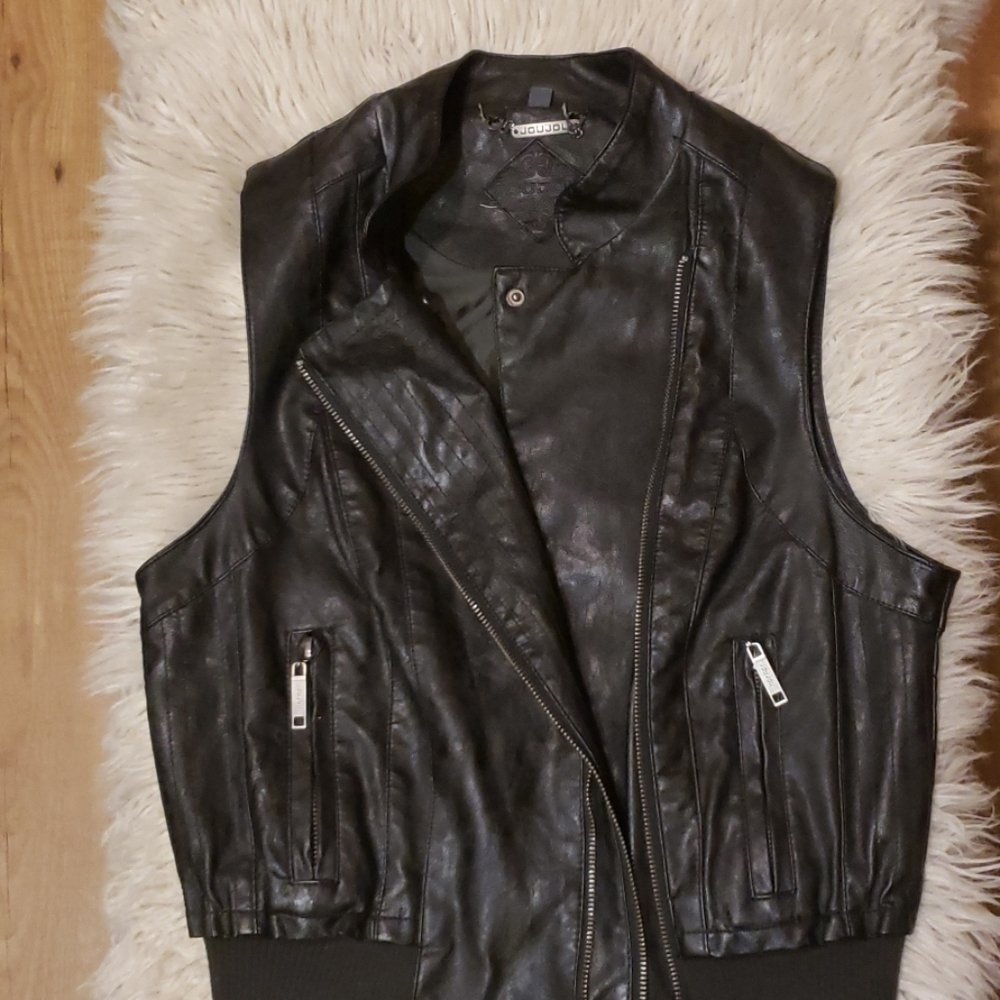 Vest vegan leather